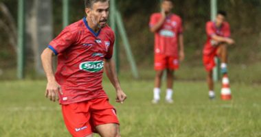 Leandro Donizete em treino do Betim Futebol - Foto: Reprodução Facebook