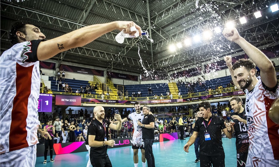 Em final italiana, Perugia vence o Trentino e fatura o 1º título mundial de  vôlei
