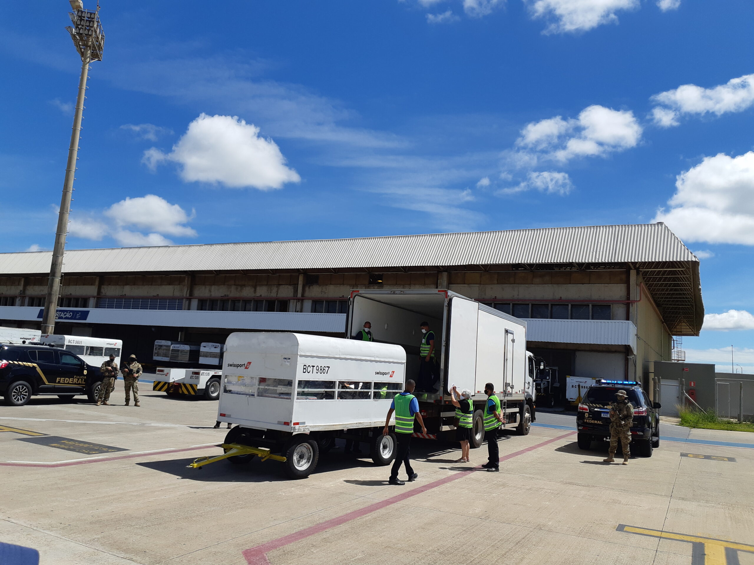 Doses da vacina da AstraZeneca e Oxford chegam a Minas Gerais (Imagem BH Airport/Divulgação)