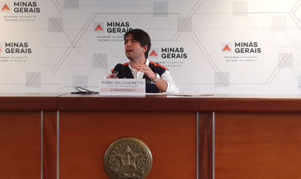 Secretário de estado de Saúde, Fábio Baccheretti, fala sobre a situação da pandemia em Minas (Imagem Reprodução Governo de Minas