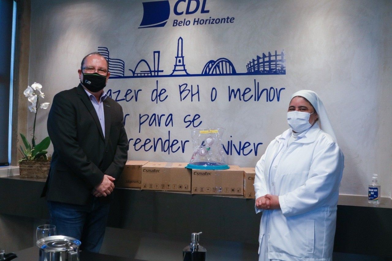 CDL BH doa capacetes ELMO para Hospital Madre Teresa