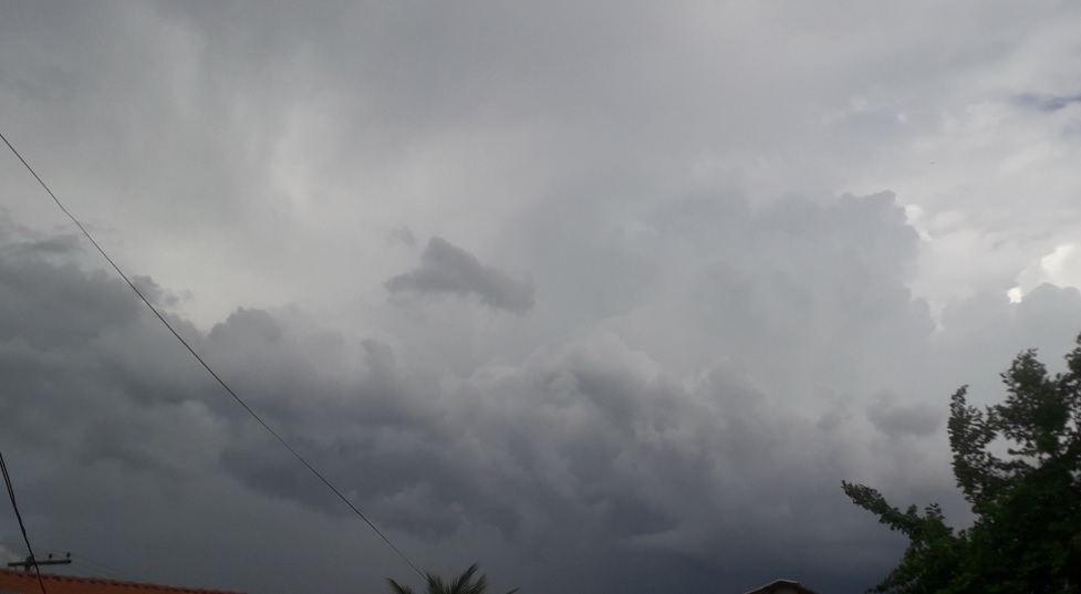 Tempo nublado em Betim
