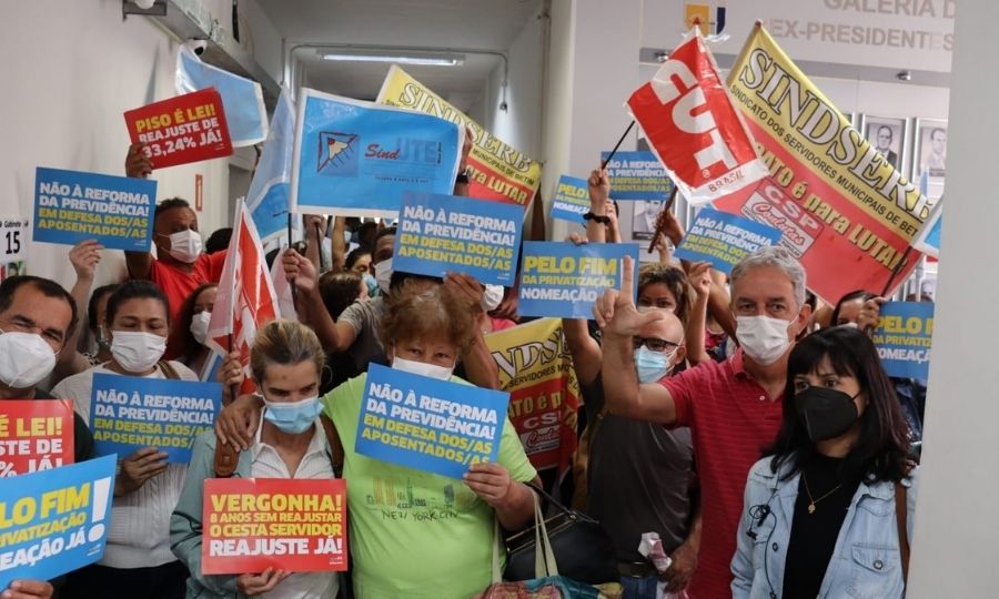 Servidores protestam contra a reforma da previdência em Betim 
