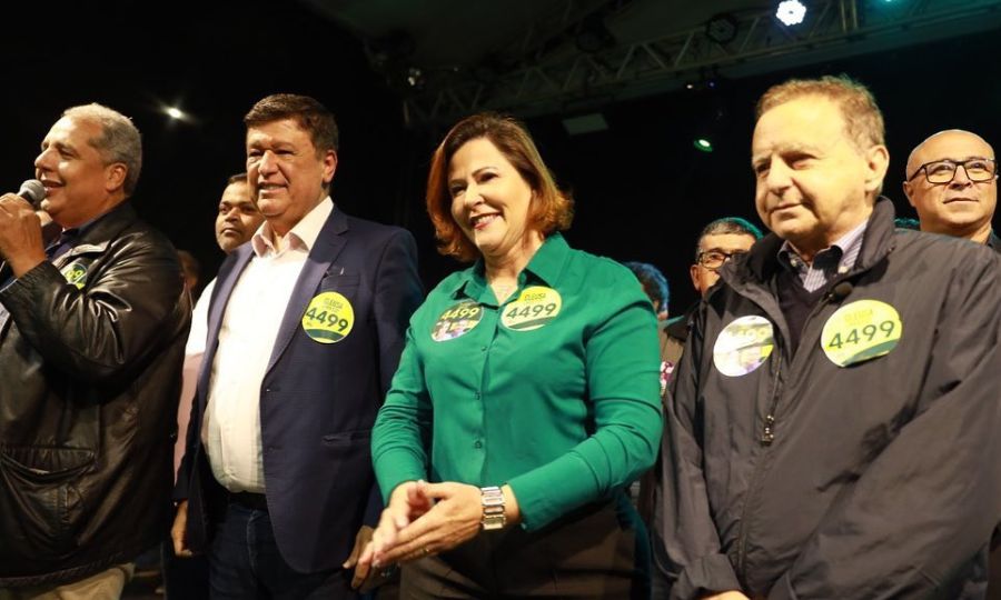 Cleusa Lara ao lado de Vittorio Medioli e do senador Carlos Viana em lançamento de campanha a deputada federal 