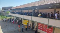 Eleitores enfrentam filas para votar nesta manhã em Betim